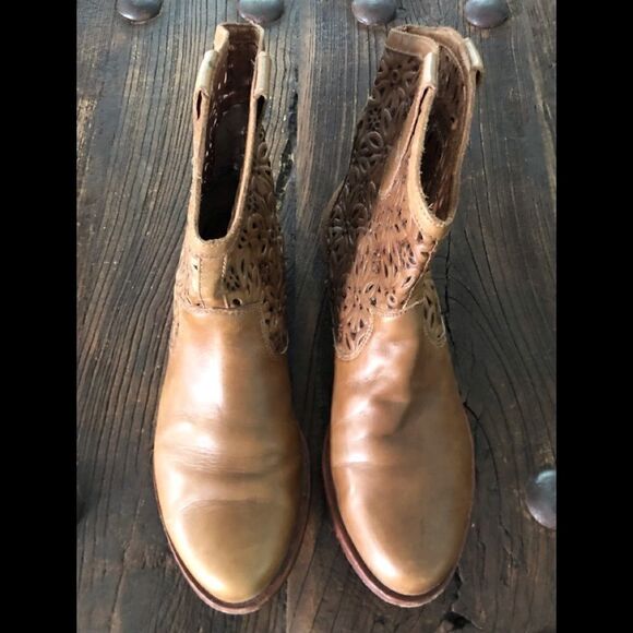 Corso Como Spiro - Whiskey Burnish Laser Cut Boots - Picture 8 of 11